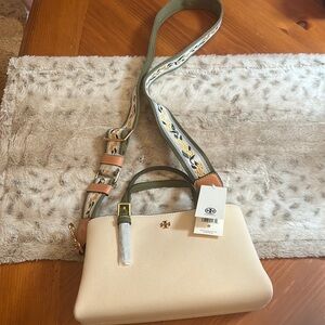 NEW WITH TAG Tory Burch Purse
